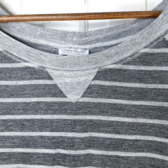 A Pea in the Pod Striped Gray Scoop Neck Sweat Shirt Sz M - Picture 4 of 11